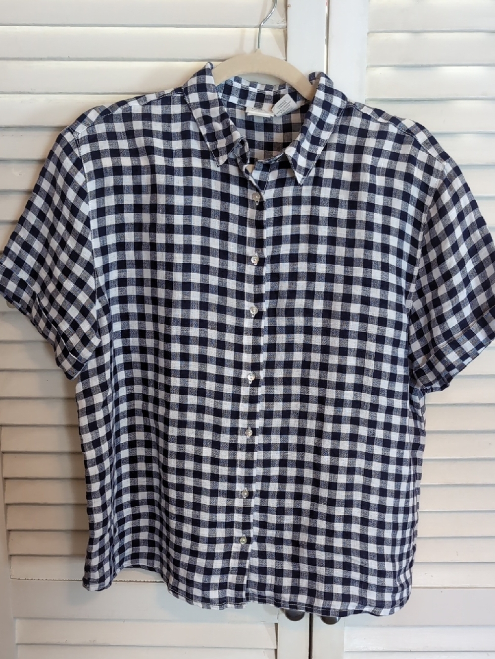 C&C California Button-Front Deep Navy and White Gingham Short-Sleeve Linen Top